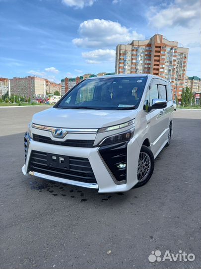 Toyota Voxy 1.8 CVT, 2018, 108 000 км