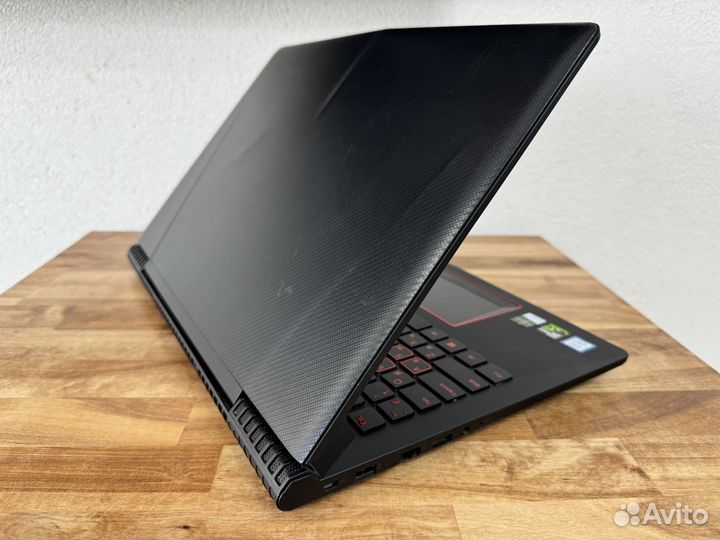 Идеал Lenovo Legion Core i5 8Gb GTX1050 SSD256+HDD