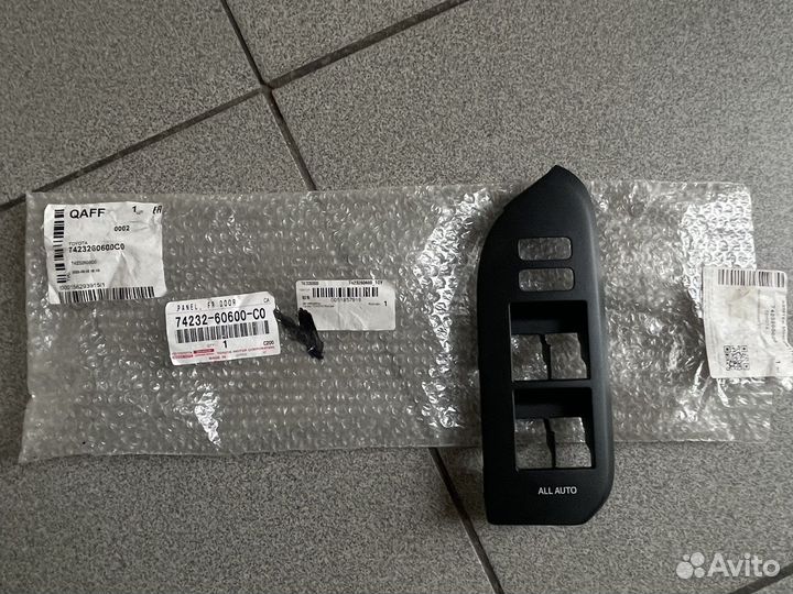 Панель клавиш стеклоподъемника toyota