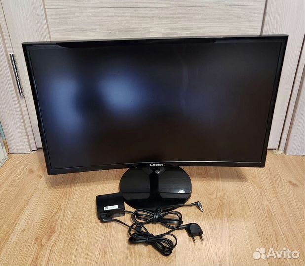 Монитор Samsung lc24f390fh разбит