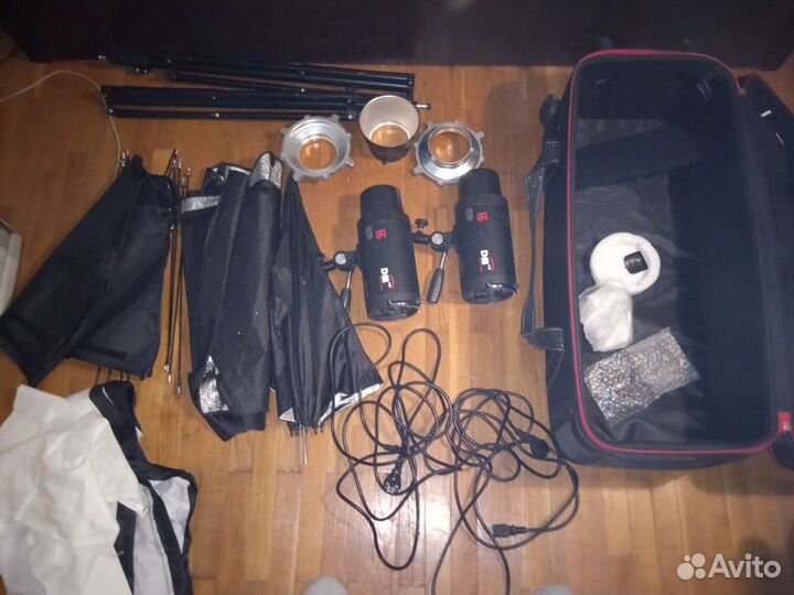 Набор студийных фотовспышек DM 150