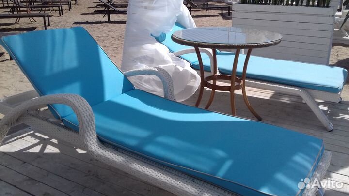 Шезлонг из ротанга