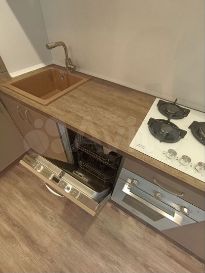 1-к. квартира, 37 м², 1/10 эт.