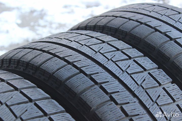 Bridgestone Blizzak Revo GZ 235/45 R17