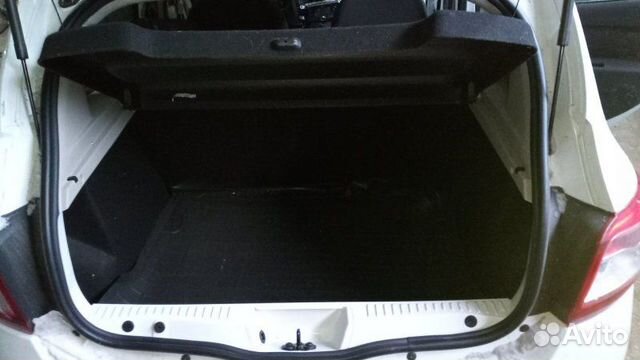 Обшивка багажника правая Renault Sandero 2 С 2014