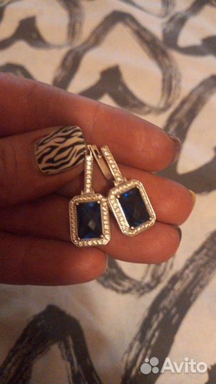 Золотые серьги с бриллиантами. Кольцо. Крестик