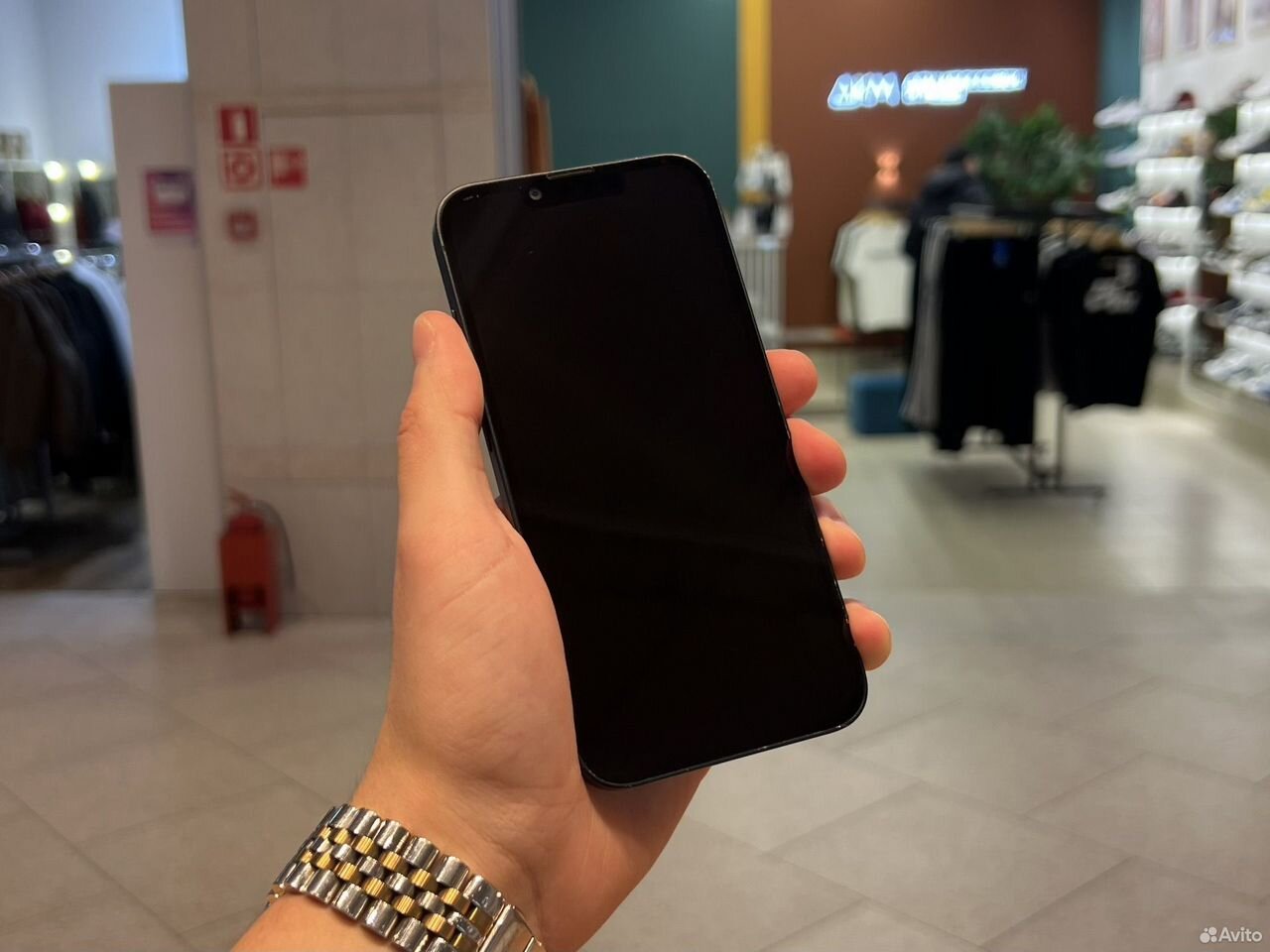 iPhone 13, 256 ГБ, SIM + eSIM