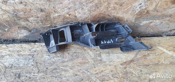 Направляющая заднего бампера правая Volkswagen Go