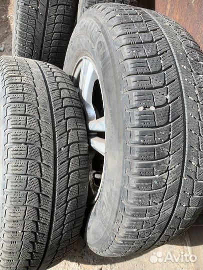 Michelin X-Ice XI3 215/65 R15