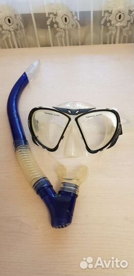 Маска с трубкой для подводного плавания