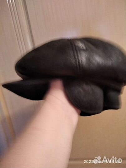 Мужская кожаная кепка с мехом