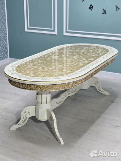 Кухонный стол и стулья