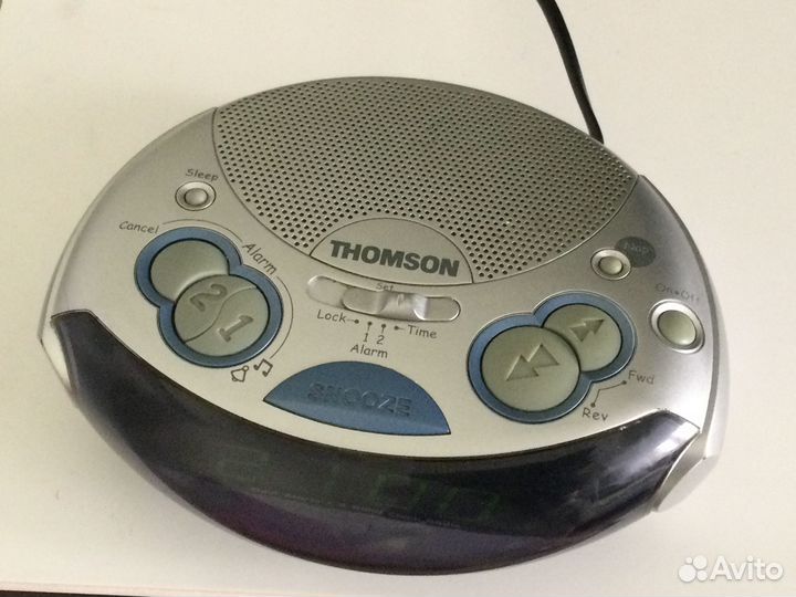 Часы радиобудильник thomson RR65Q