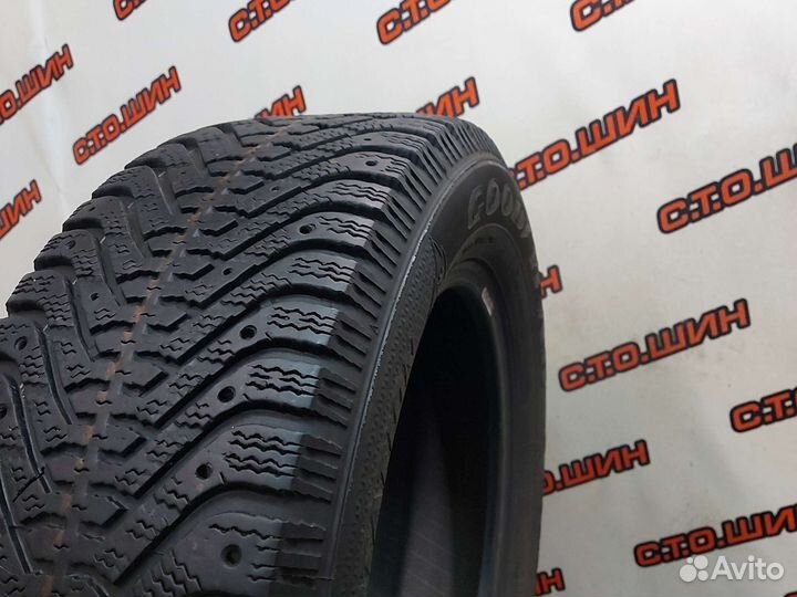 Goodyear UltraGrip 500 215/60 R16 99T