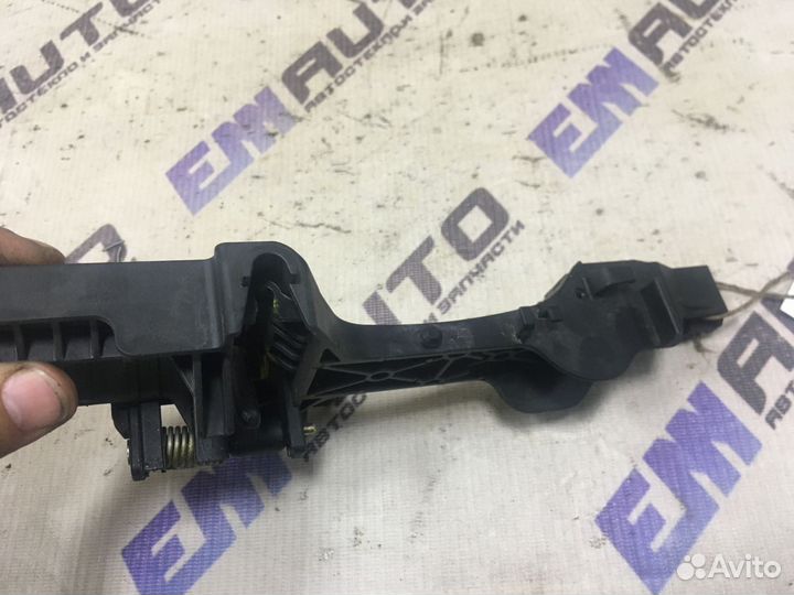 Кронштейн ручки двери задней левой Киа Сид 2