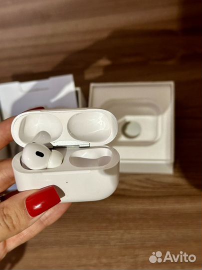 Airpods pro 2 оригинал кейс и левый наушник