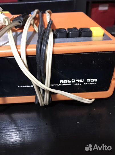 Часы-приёмник трёхпрограммный Прибой-201