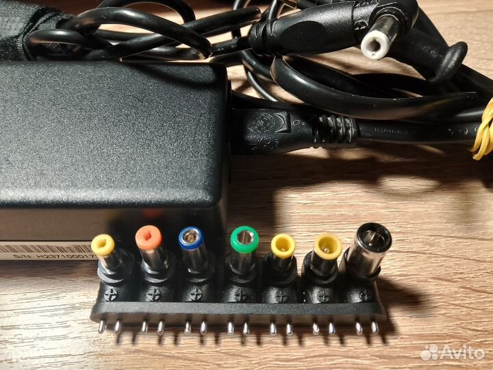 Рабочий блок питания для ноутбука Q-Dion QD90. 90В