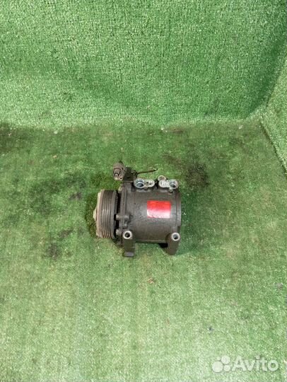 Компрессор кондиционера Mitsubishi Carisma