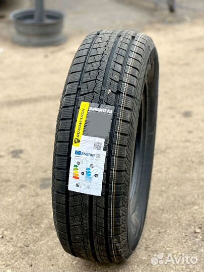 Roadmarch Snowrover 868 235/45 R18 117T