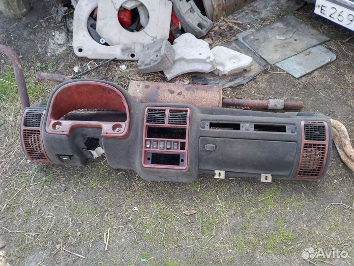 Панель Волги 31105