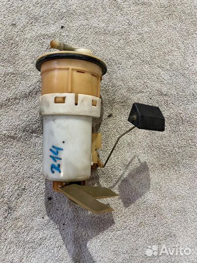 Насос топливный Toyota Platz 2000