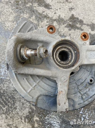 Кулак передний левый для Mercedes W164