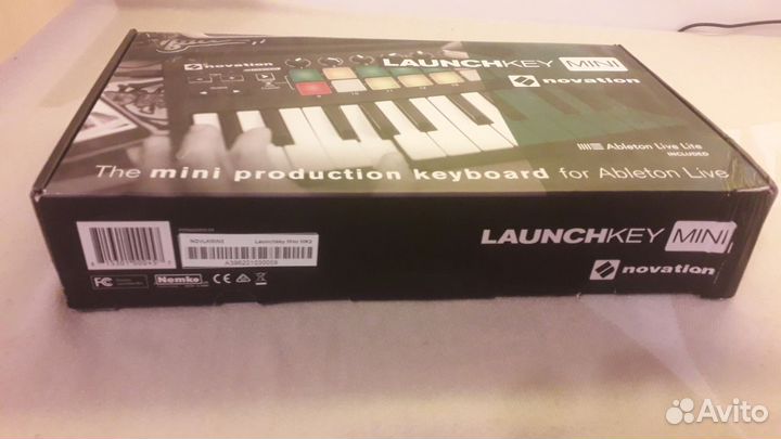 Novation launchkey mini MK2 - контроллер, 25 клави