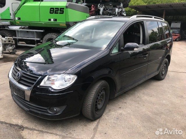 Разбор на запчасти Volkswagen Touran