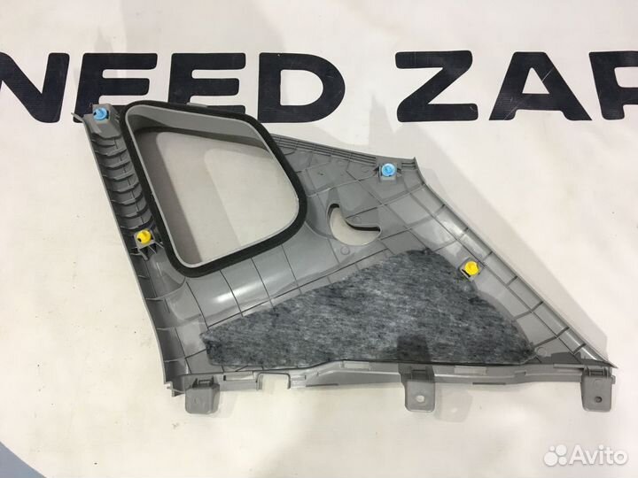 Kia Venga Обшивка стойки задней левой