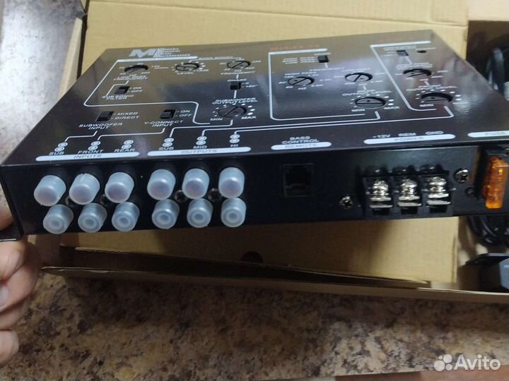 Активный кроссовер momo acm-3