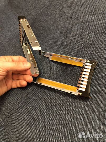 Салазки серверные для дисков 2,5 дюйма