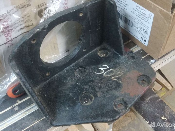 Кронштейн крепления пгу ямз