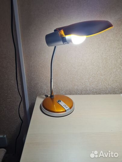 Лампа настольная