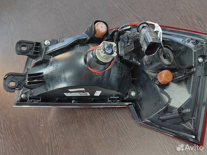 Фонарь задний левый skoda rapid 2 (битый)