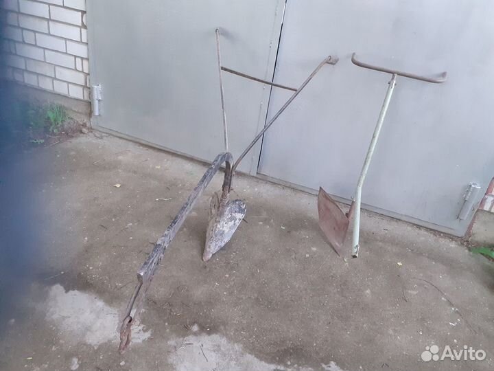 Плуги конный и ручной