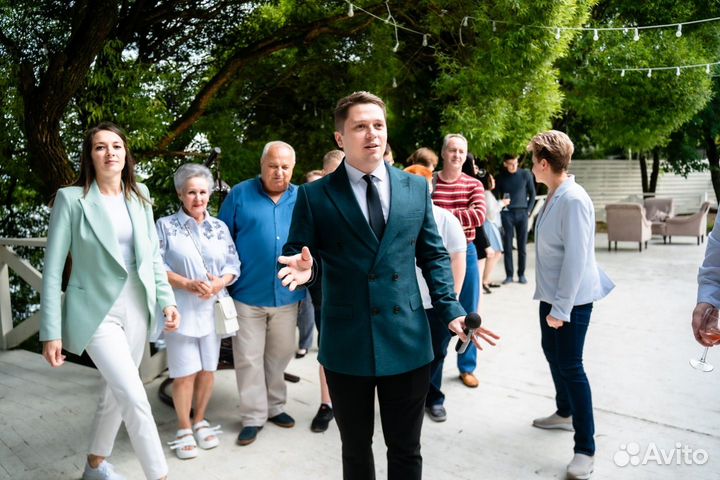 Ведущий на корпоратив