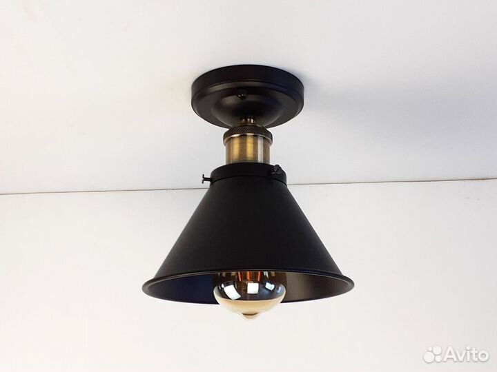 Потолочный светильник