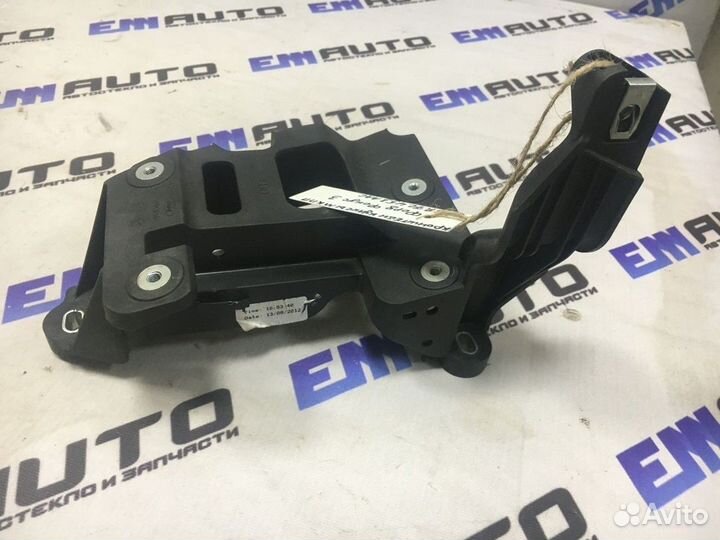 Кронштейн кулисы МКПП Форд Фокус 3