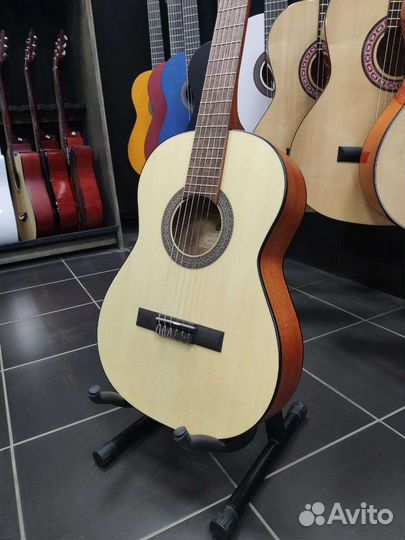 Классическая гитара 3/4 Cort Новая
