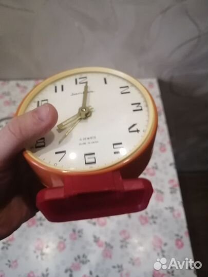 Часы будильник СССР