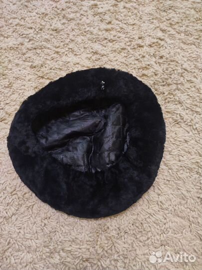 Берет женский мутоновый