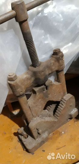 Тиски для труб