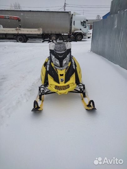 BRP Ski Doo Summit 800