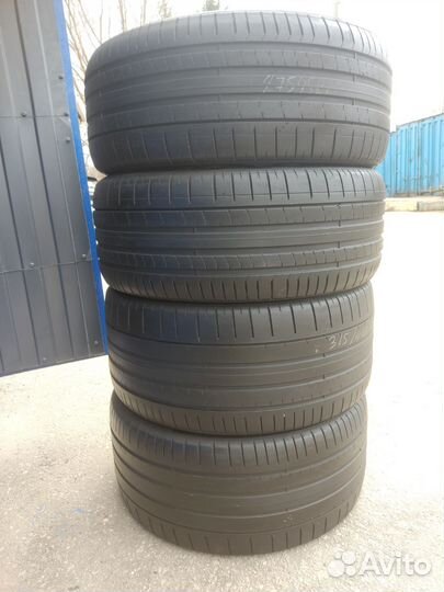 Pirelli P Zero PZ4 275/45 R21 и 315/40 R21 107Y