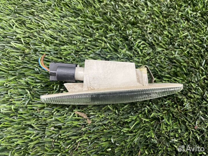 Повторитель поворота в крыло передний левый Bmw X5