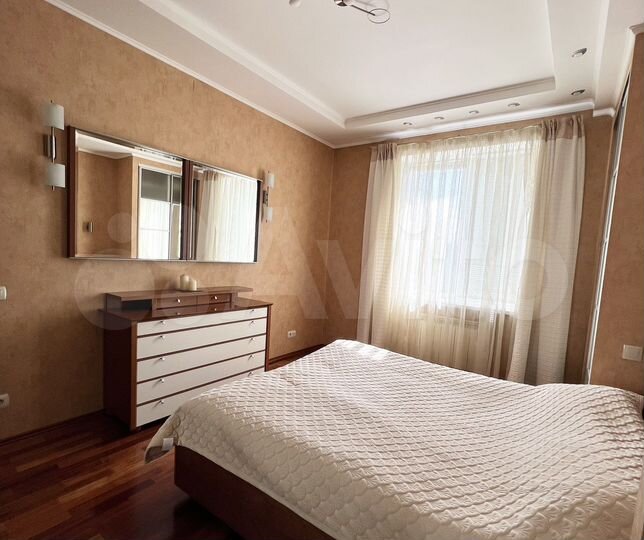 4-к. квартира, 137 м², 4/4 эт.