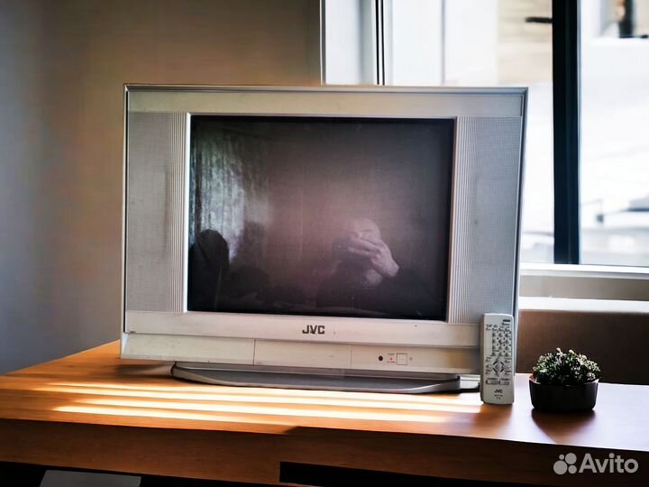 Телевизор JVC 21