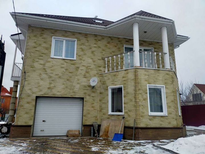 Коттедж 255 м² на участке 8 сот.