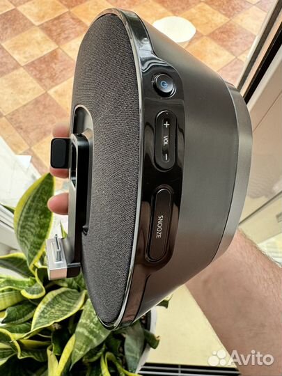 Док станция для iPhone iLuv iMM190